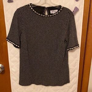 Dress shirt with Pearl accent